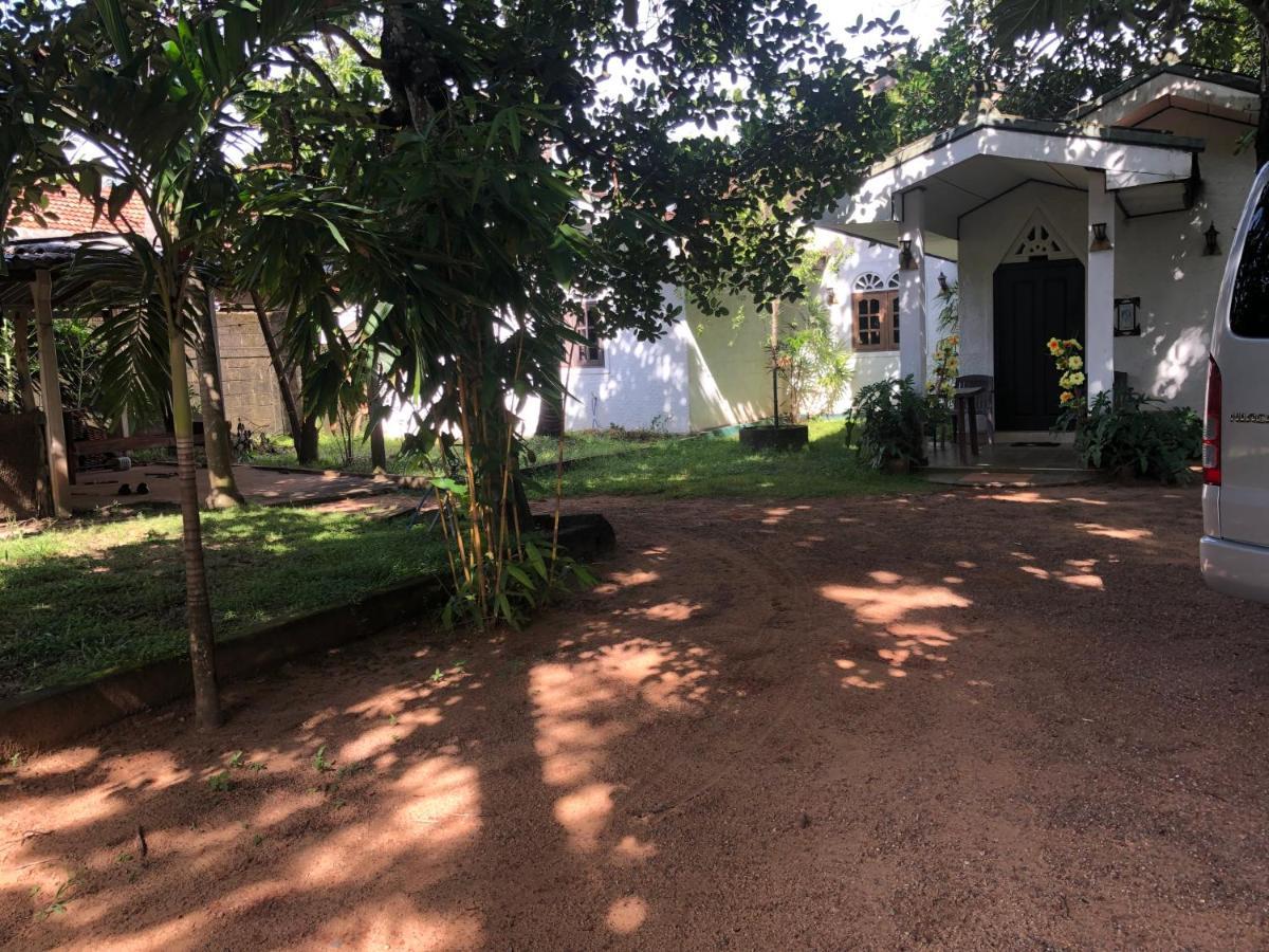 Sylvester Villa Hostel Negombo Eksteriør bilde