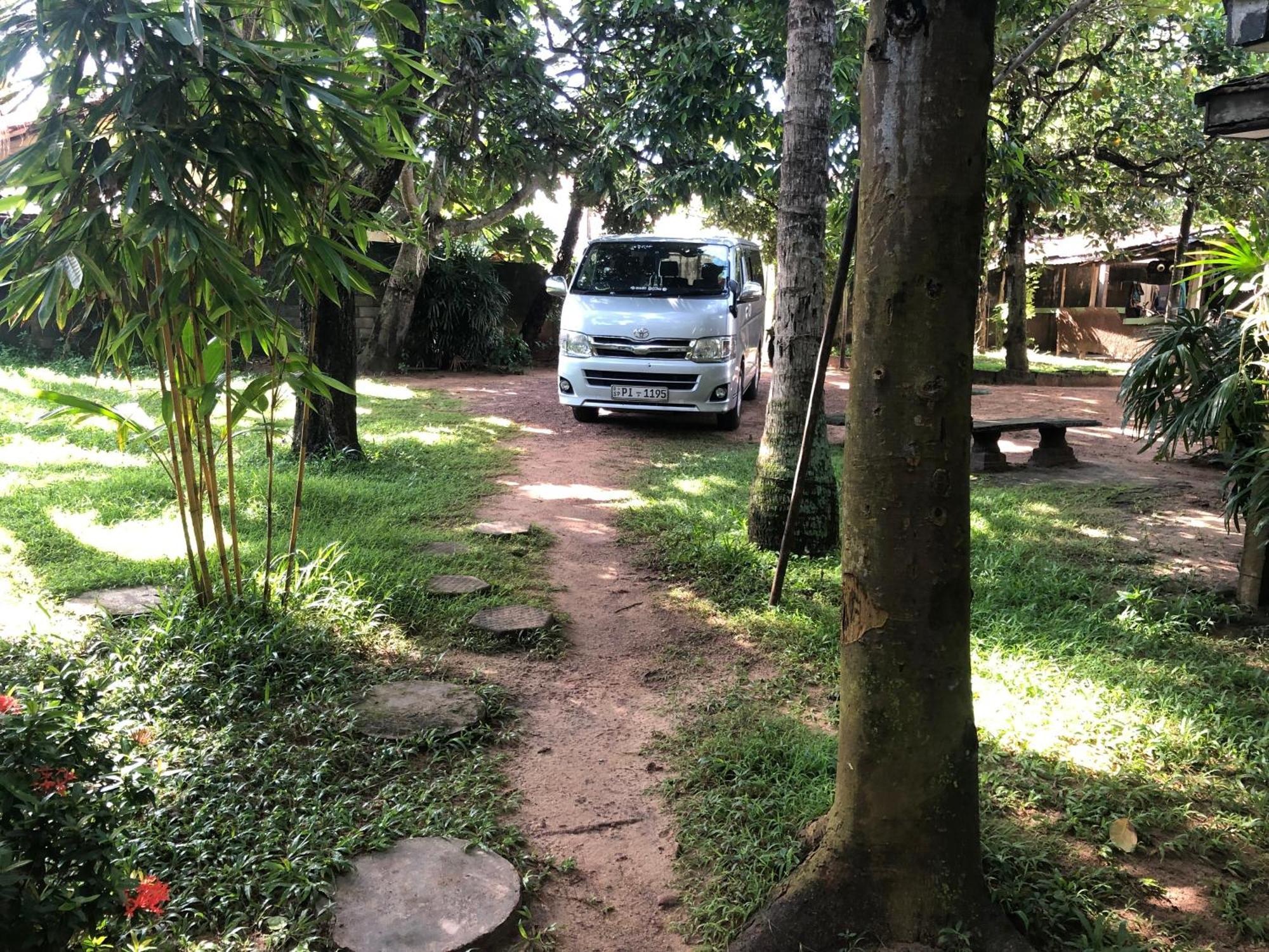 Sylvester Villa Hostel Negombo Eksteriør bilde